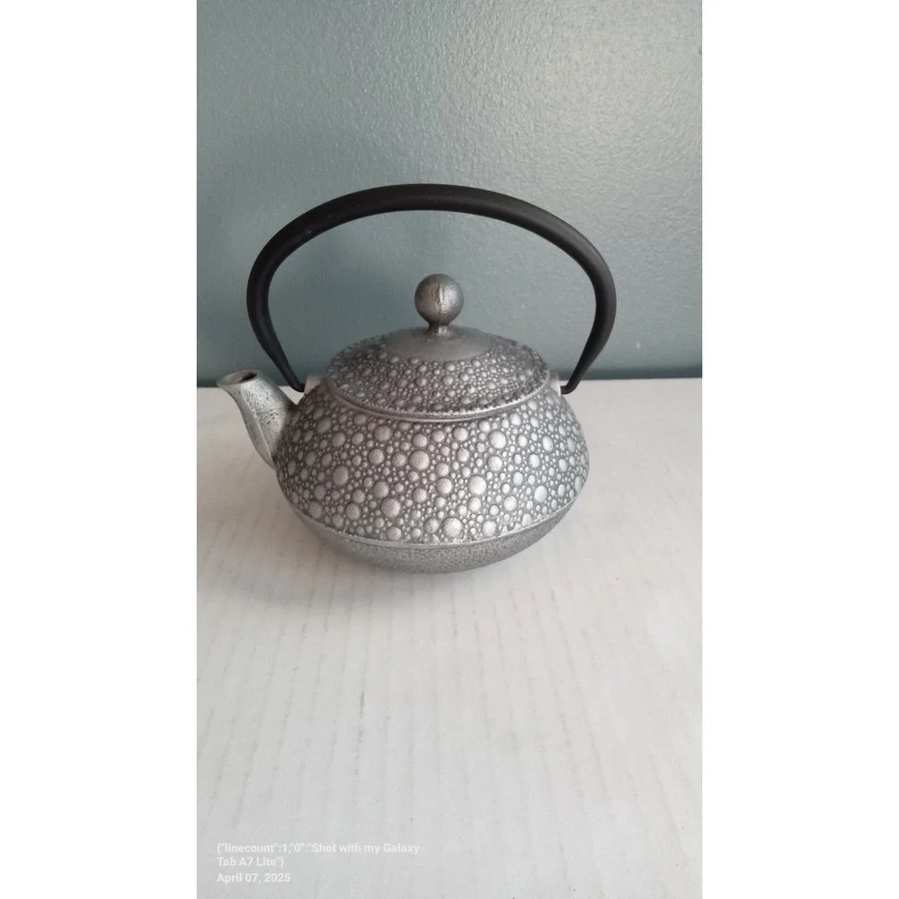 Silver Teapot with Black Handle Textured Bubble Design‎ Tea Pot Kettle
